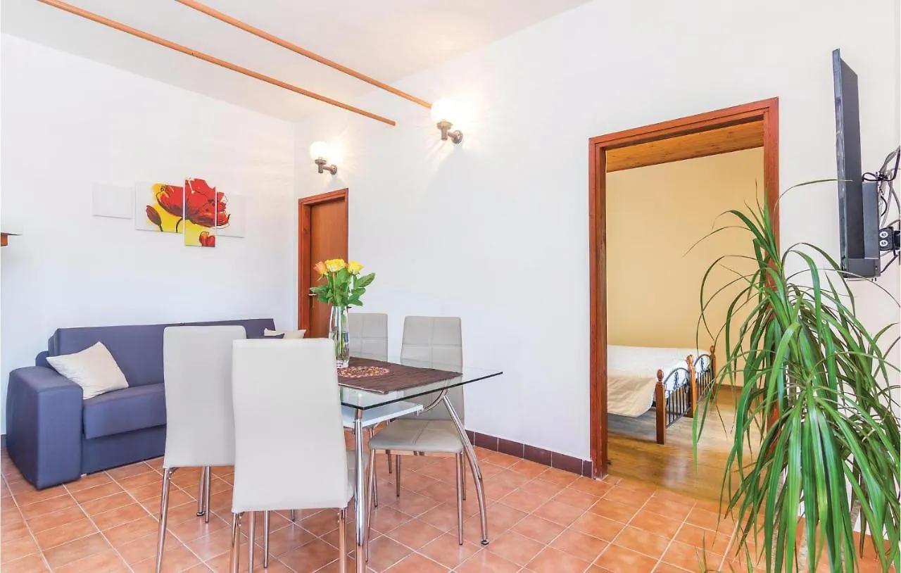 Gorgeous Home In Trget With Outdoor Swimming Pool 0*,